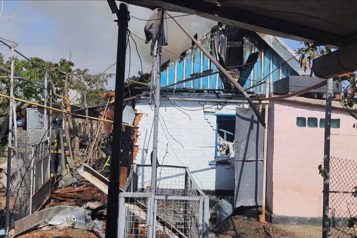 По Нікополю поцілили майже три десятки снарядів