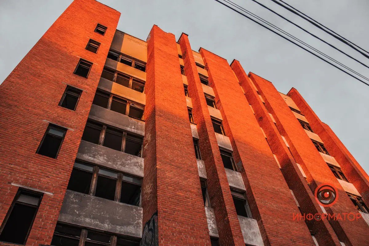 У Дніпрі на аукціоні продали покинуту будівлю У Дніпрі на аукціоні продали покинуту будівлю