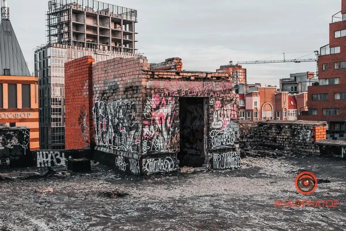 Вона розташована на вулиці Шевченко Вона розташована на вулиці Шевченко