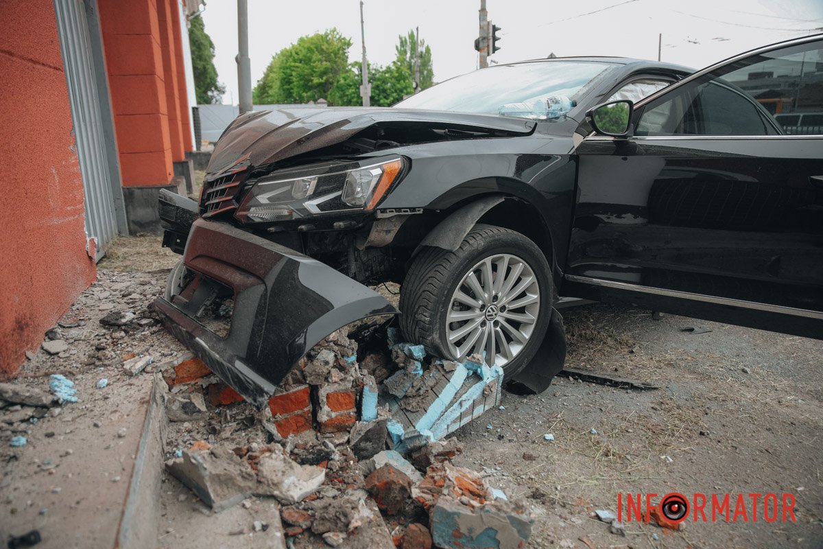 Перехрестя вулиць Макарова та Титова