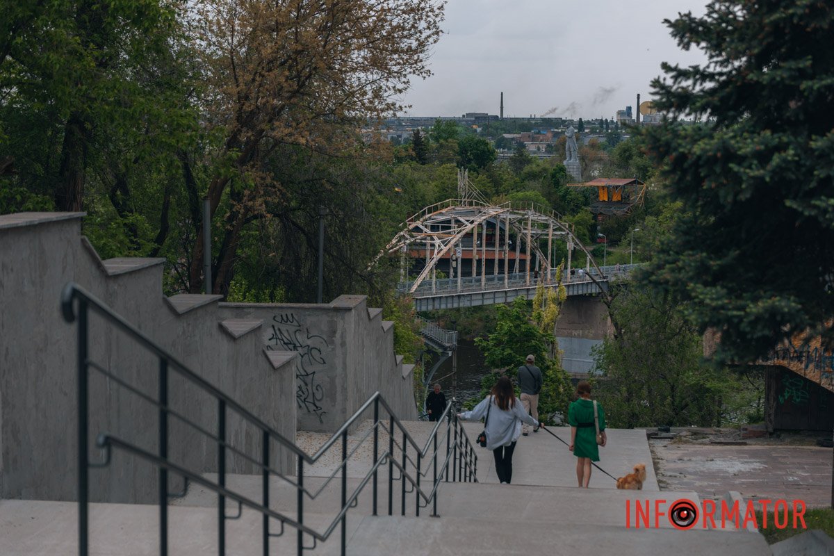 Він давно тут стоїть