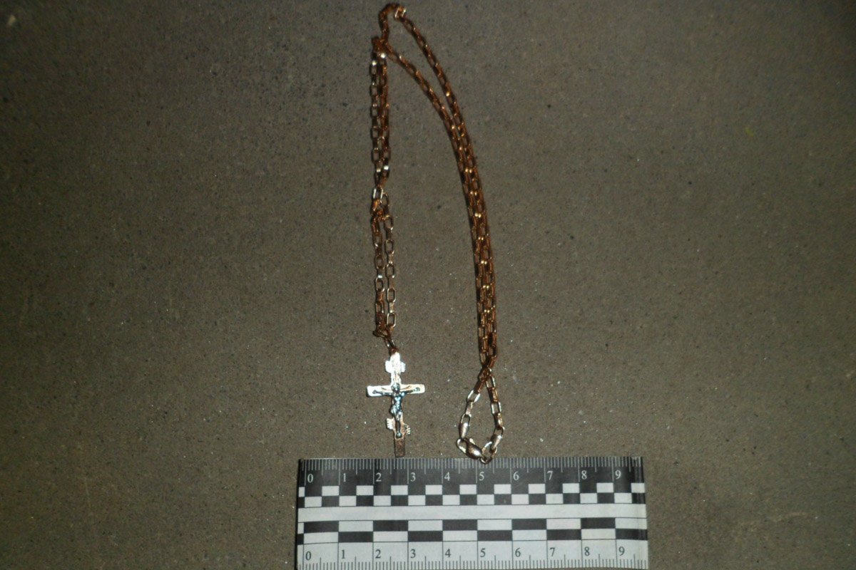 Двоє чоловіків з Дніпропетровської області обікрали бійця ЗСУ