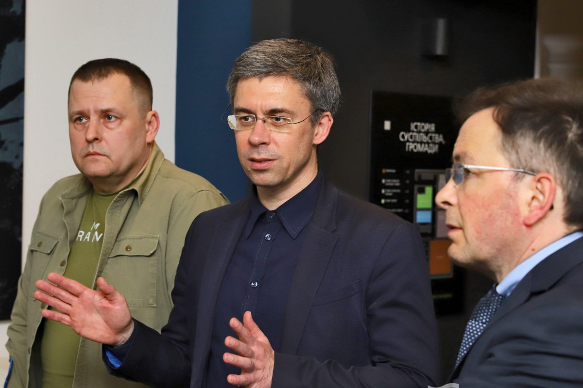 Іноземна делегація змогла на власні очі побачити всю спадщину розвитку Дніпра Іноземна делегація змогла на власні очі побачити всю спадщину розвитку Дніпра