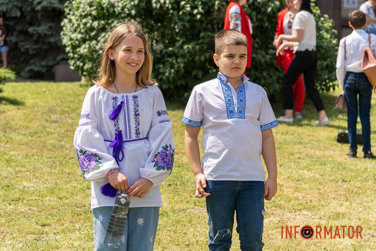 У 2006 році студентка Чернівецького національного університету запропонувала акцію "Всесвітній день вишиванки"