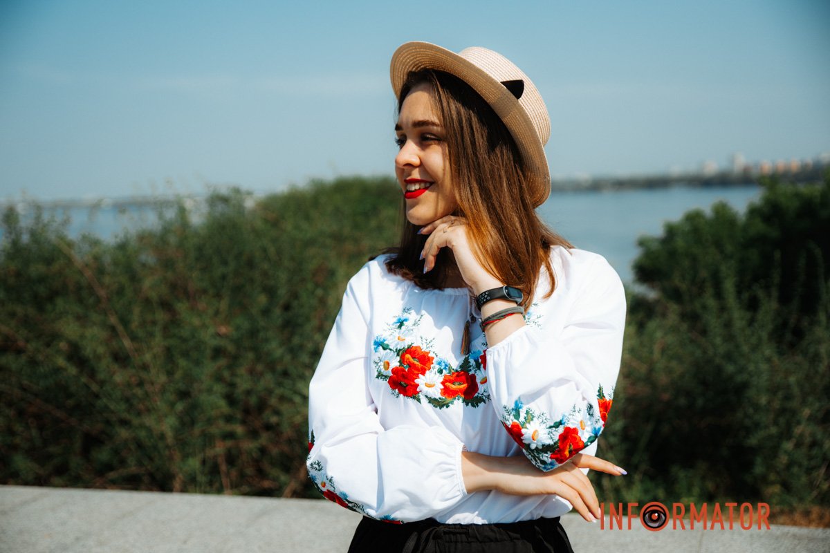 "Любіть Україну у сні й наяву, вишневу свою Україну"