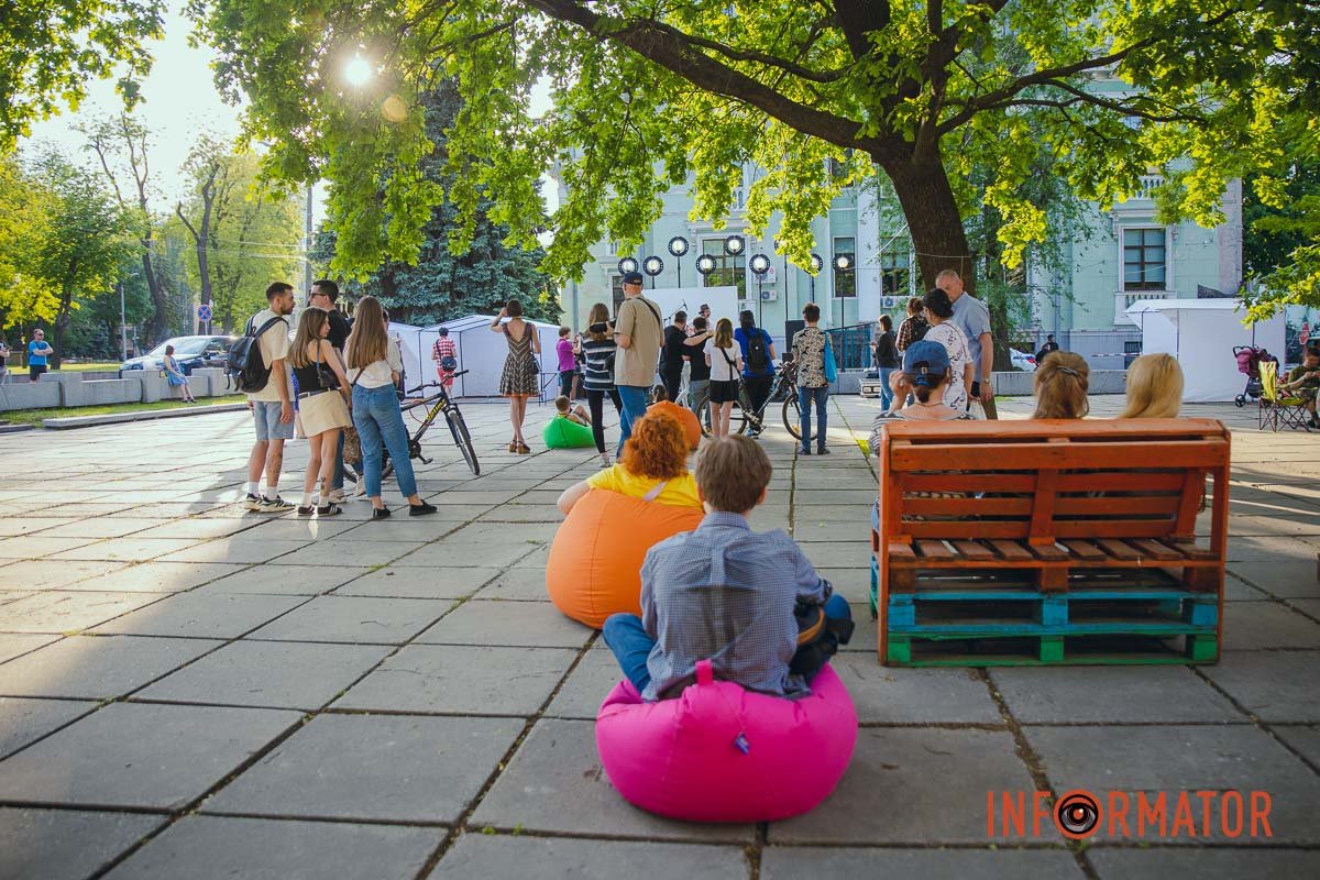 Слухачі та глядачі