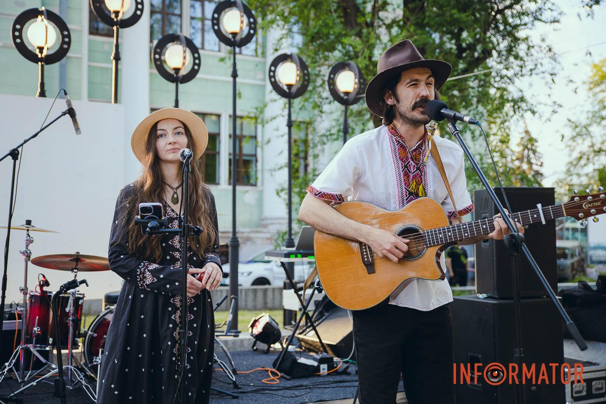 Макс Параграф та Ася