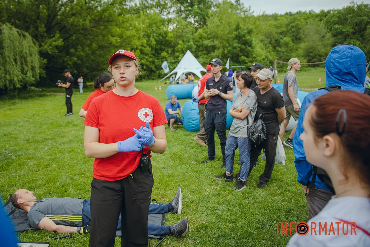 Вчать користуватися турнікетом Вчать користуватися турнікетом
