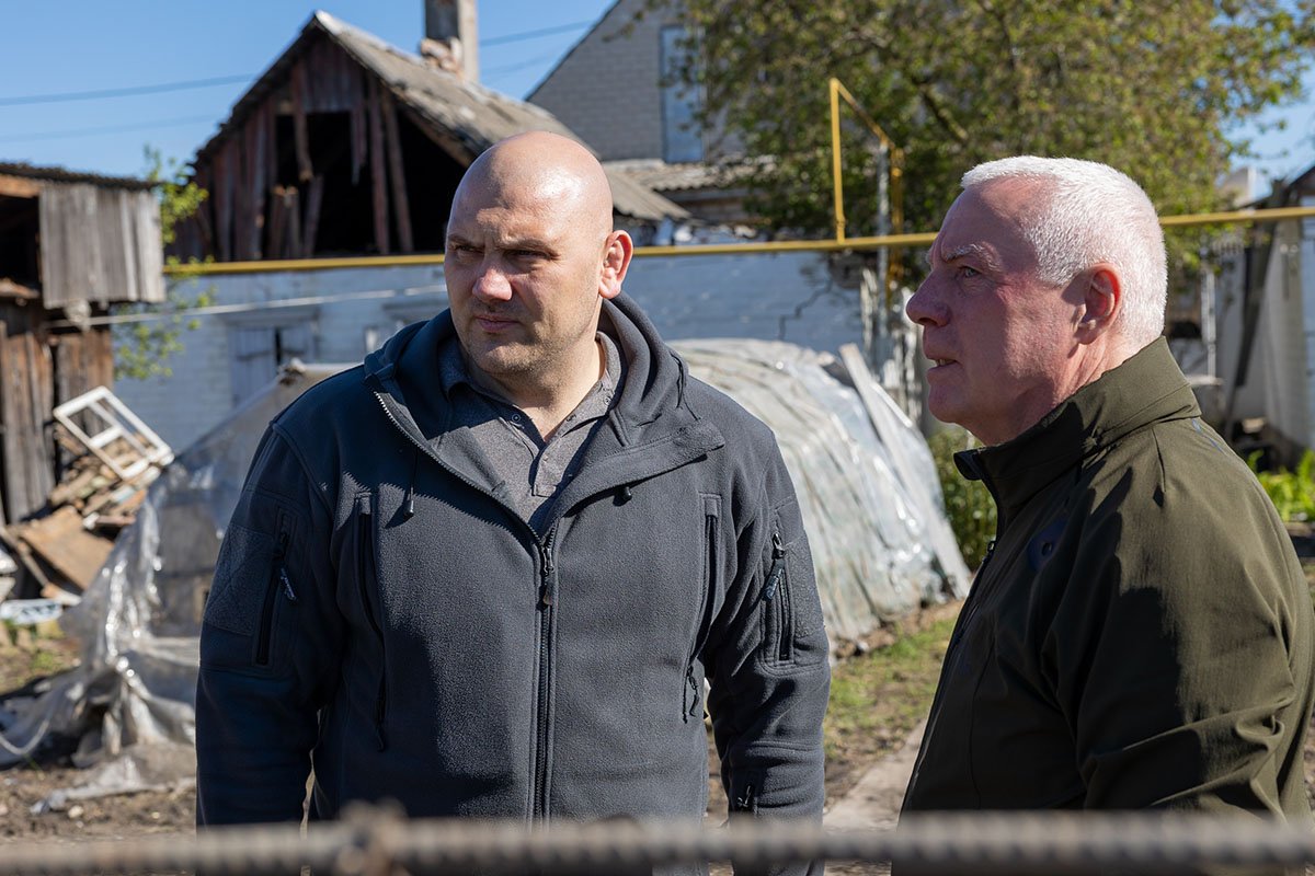 Пріорітетні напрямки - оборонна, економічна та соціальна сфери Пріорітетні напрямки - оборонна, економічна та соціальна сфери