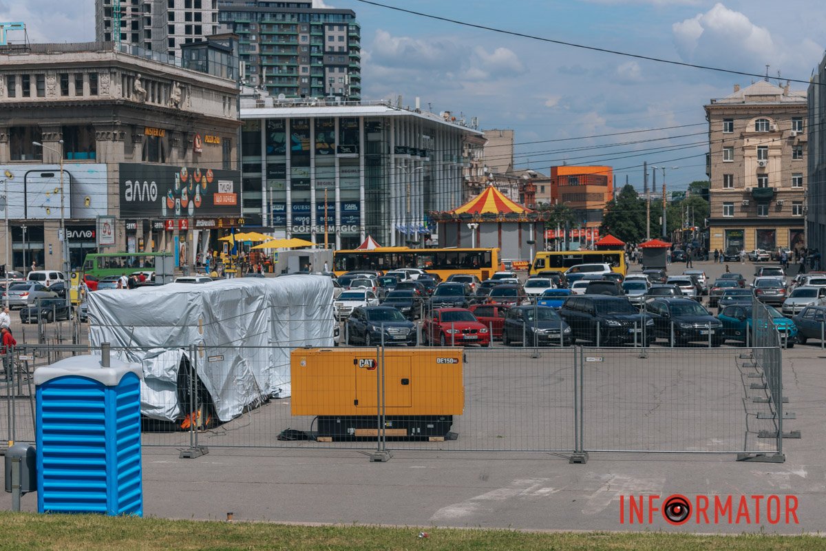 Двоповерхова будівля з контейнерів має з'явитися до 4 червня