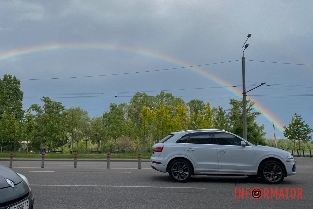 На Набережній Перемоги