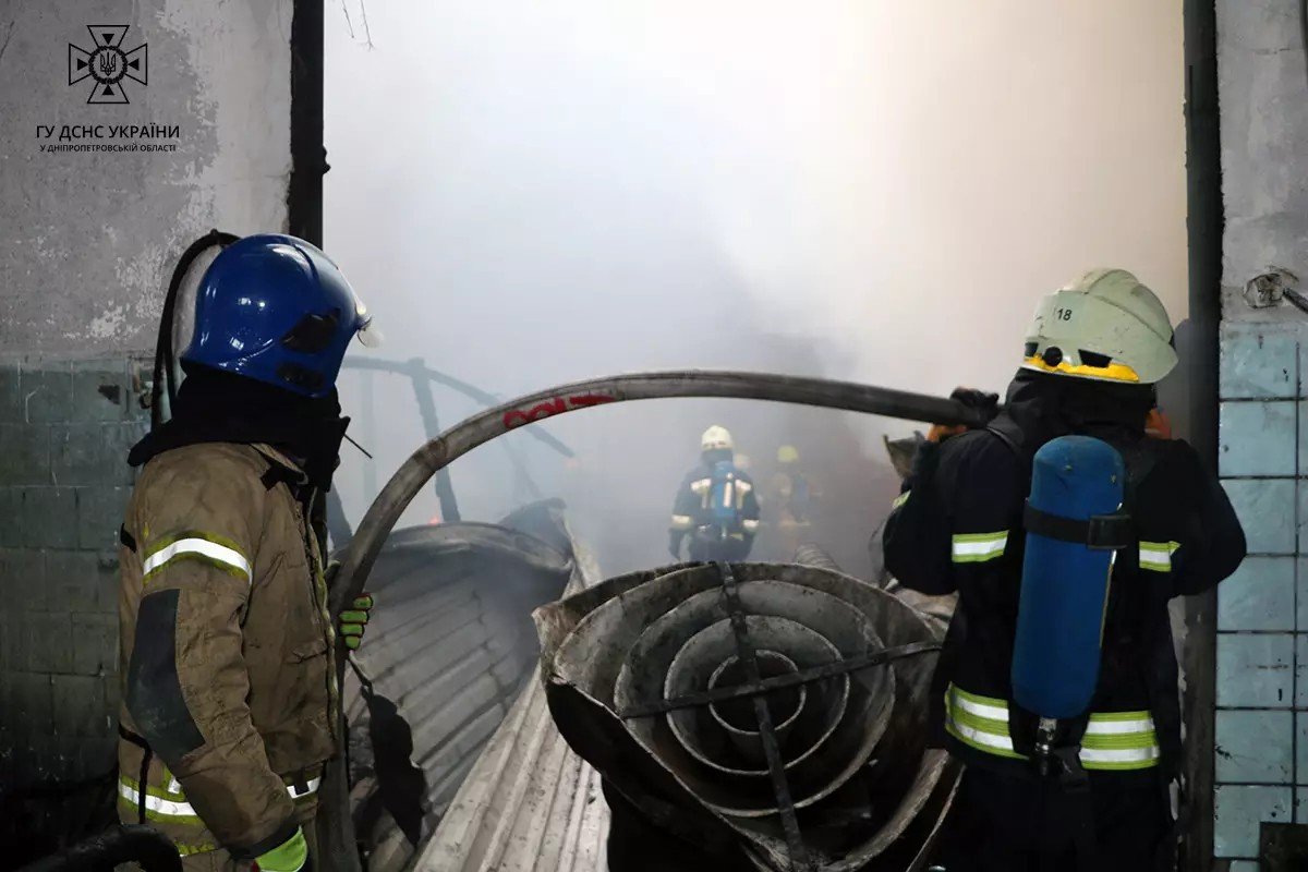 Полум’я охопило площу понад 200 квадратних метрів