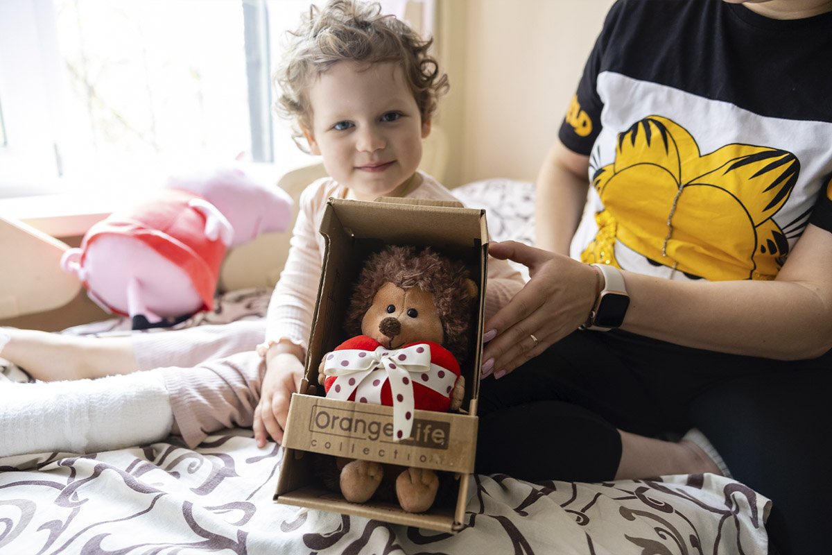 Тіла цих дітей сковували рубці після опіків