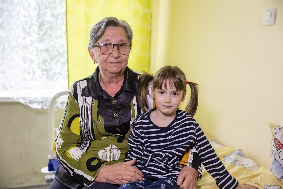 Діткам привезли подарунки, аби підняти бойовий дух