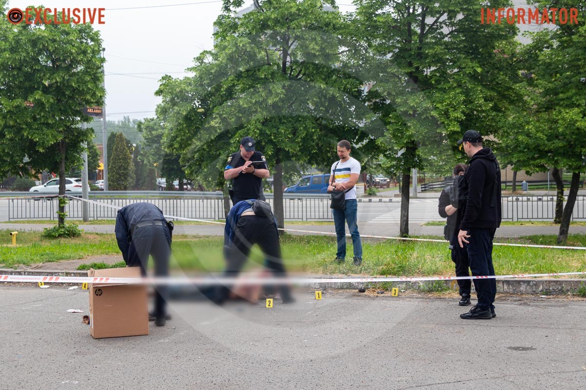 Близько 6:20 тут побачили труп чоловіка Близько 6:20 тут побачили труп чоловіка