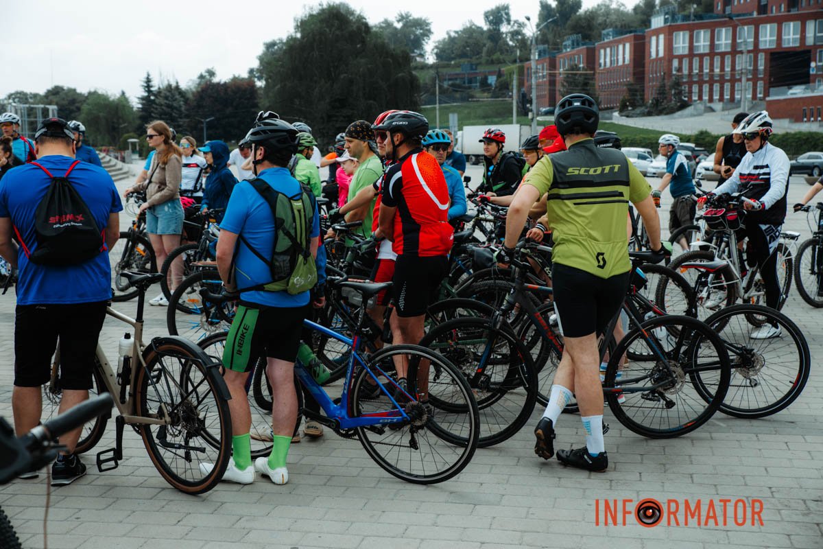 Зібралось близько 60 учасників