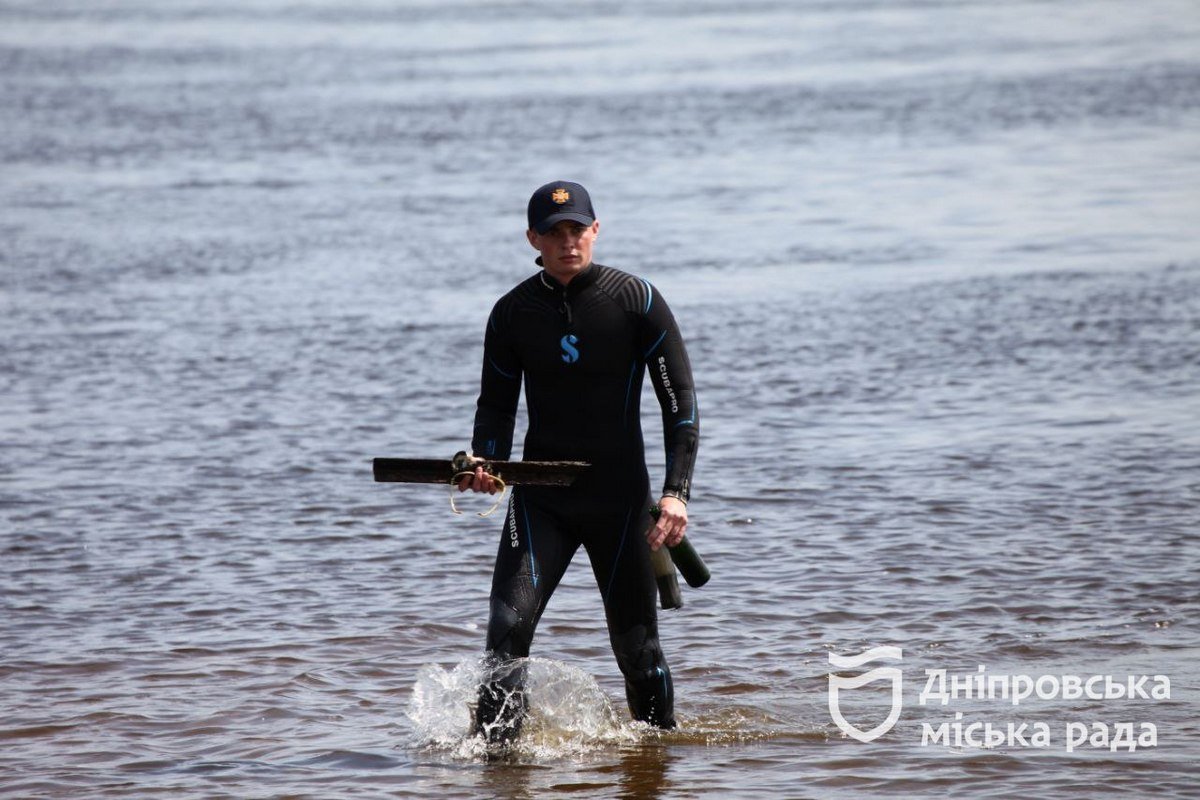 Купатися заборонили, та пляжі готують до літнього сезону Купатися заборонили, та пляжі готують до літнього сезону
