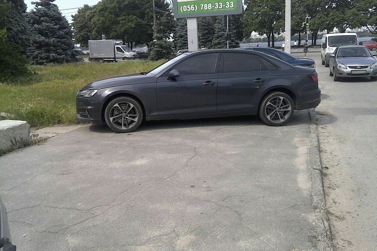 Так паркуватися не треба Так паркуватися не треба