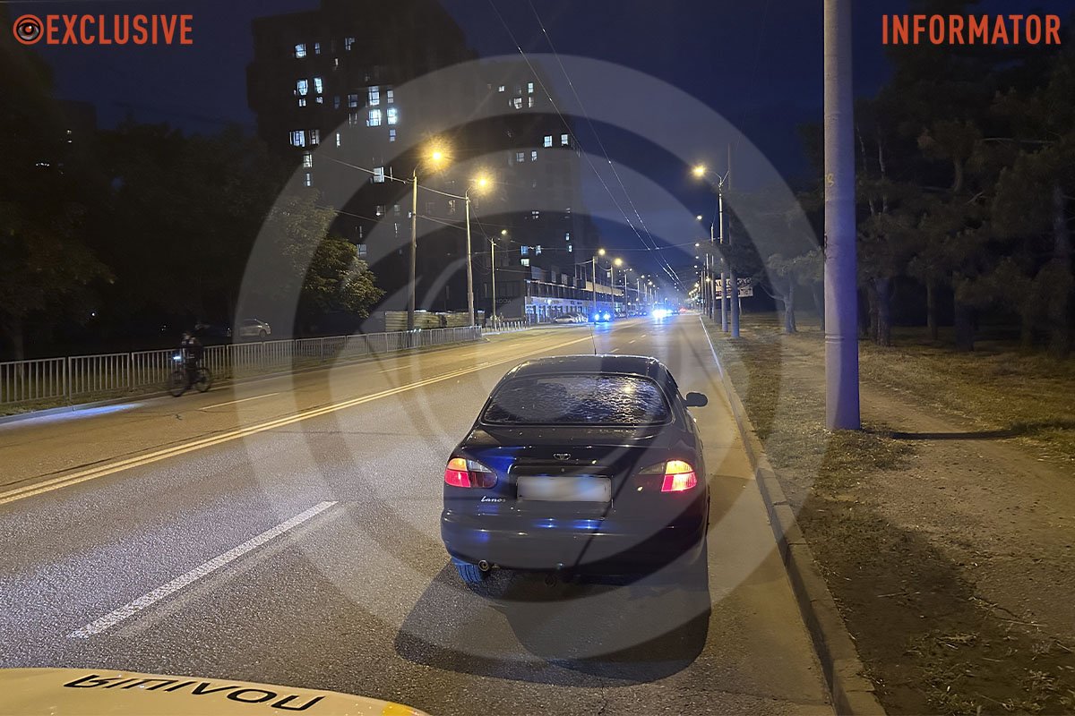 Daewoo збив пішохода на Набережній Перемоги Daewoo збив пішохода на Набережній Перемоги