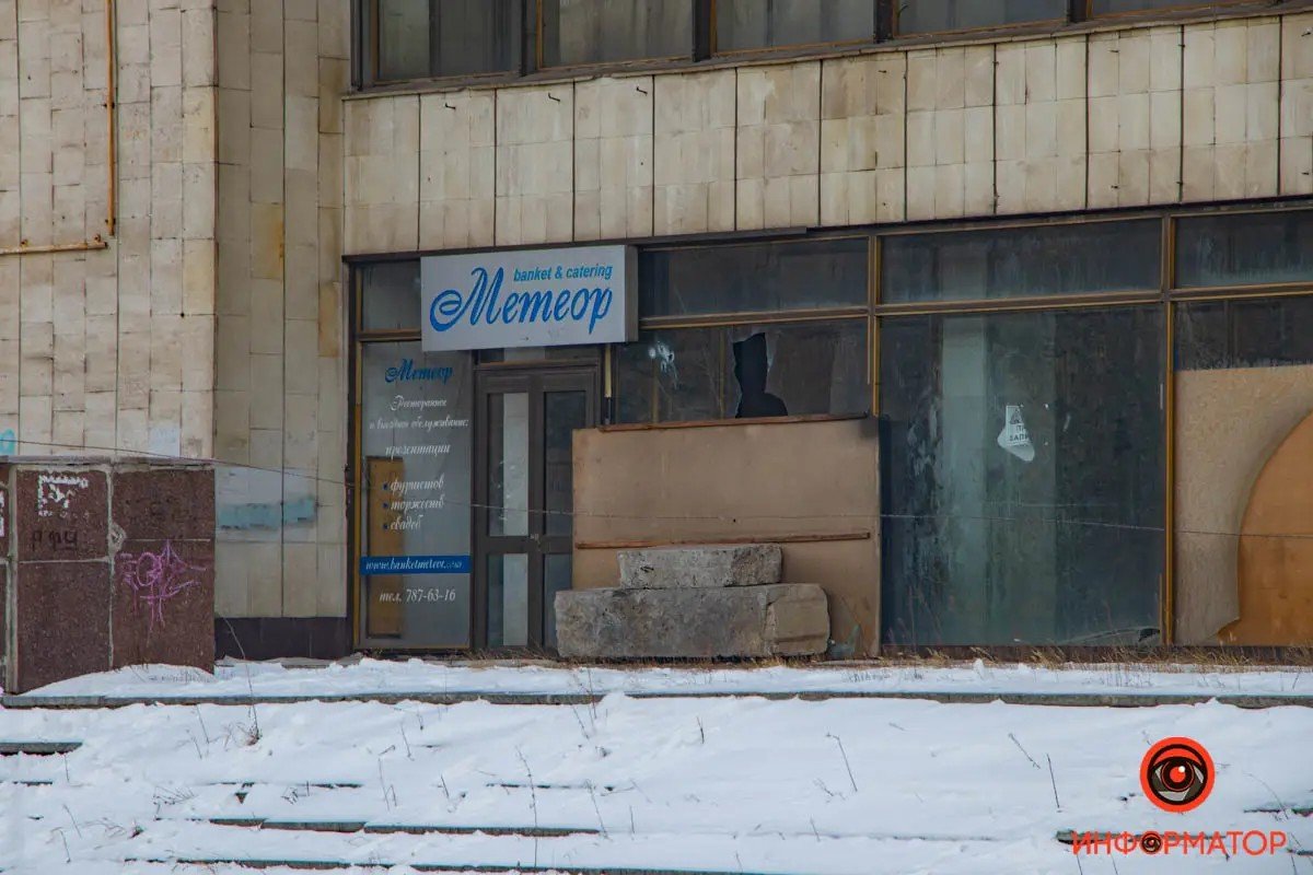 Будівля потребує ремонту Будівля потребує ремонту