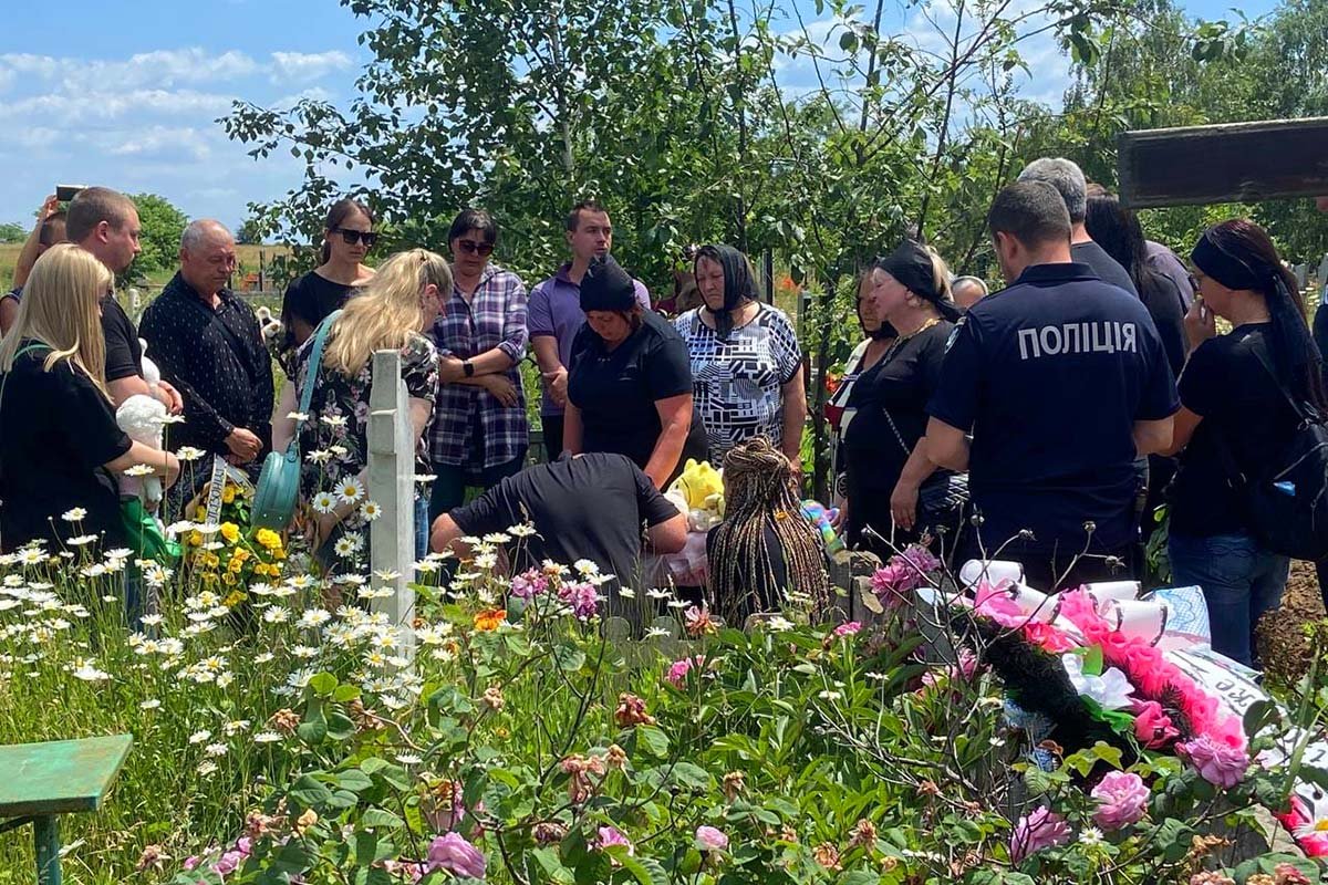 Поховання дворічної Лізи