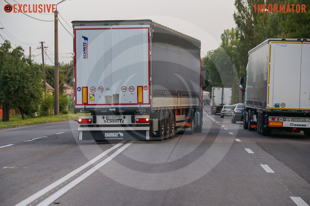 За словами водія, чоловік вибіг на пішохідний перехід 