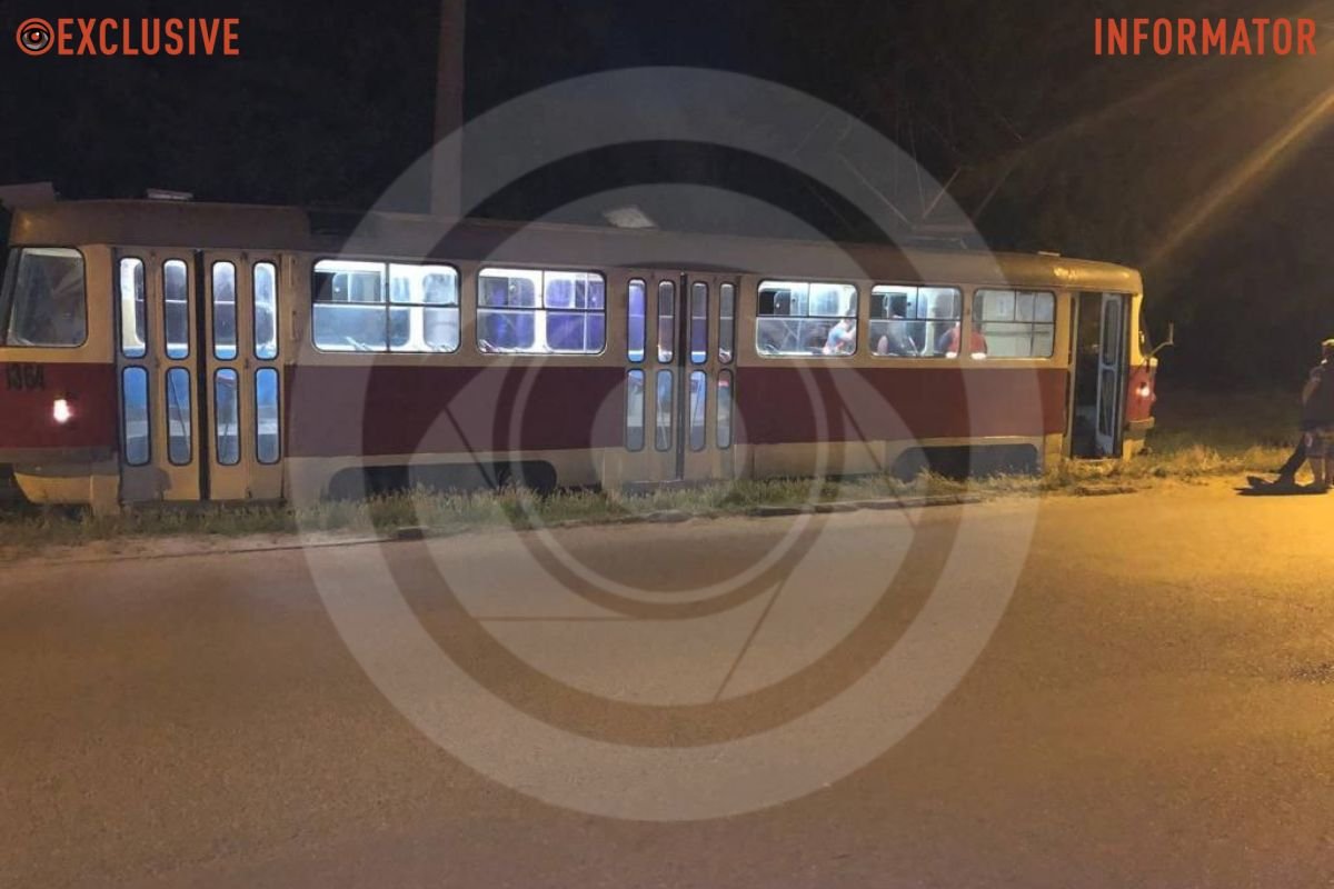 У Дніпрі трамвай переїхав 45-річного чоловіка У Дніпрі трамвай переїхав 45-річного чоловіка