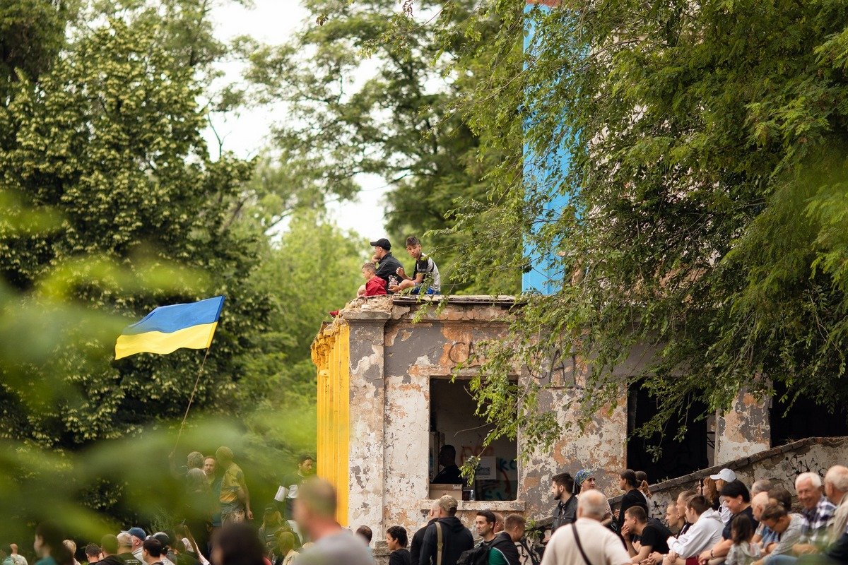 Адміністративну будівлю пофарбували в кольори державного прапору Адміністративну будівлю пофарбували в кольори державного прапору