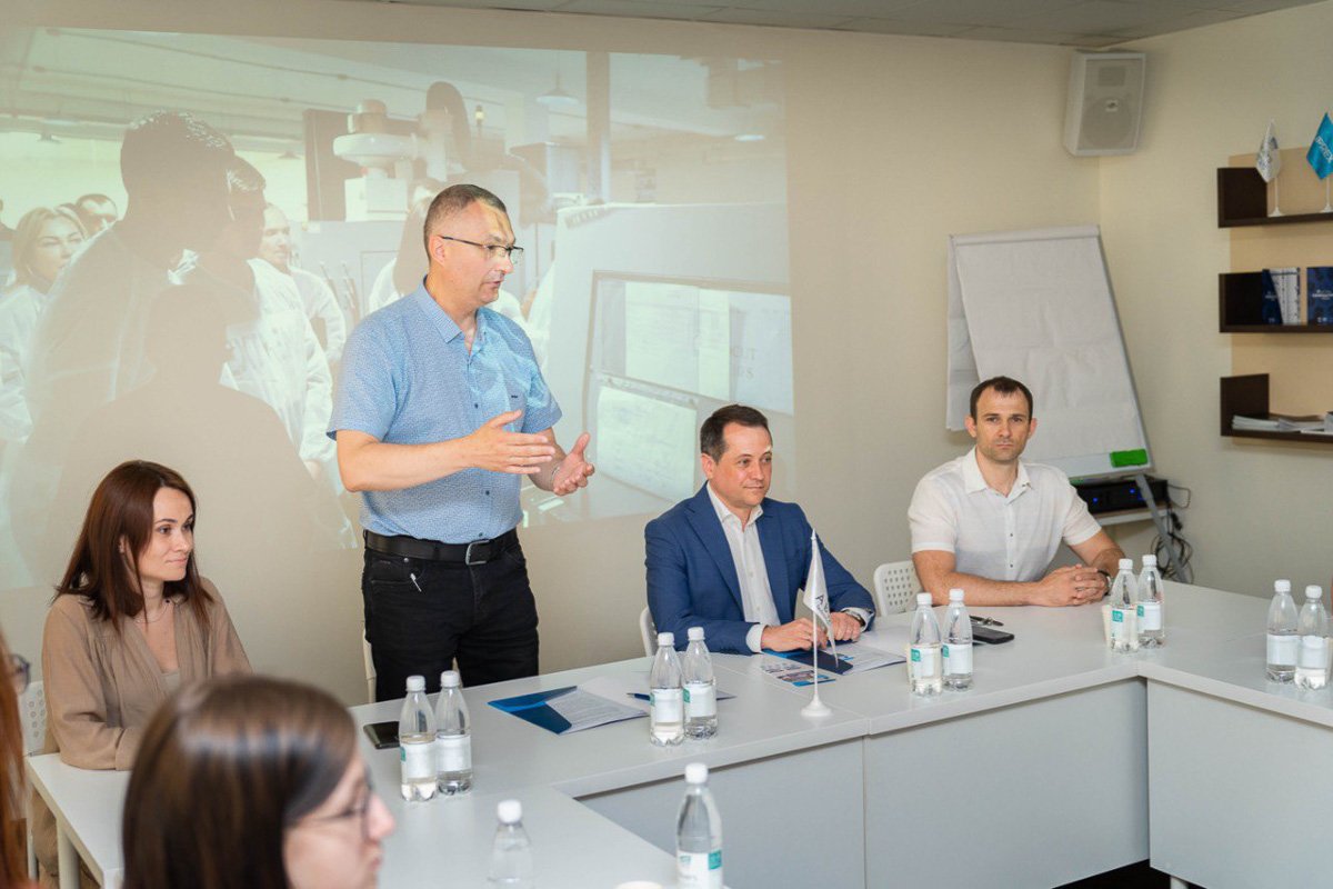 Ректор національного технічного університету Олександр Азюковський 