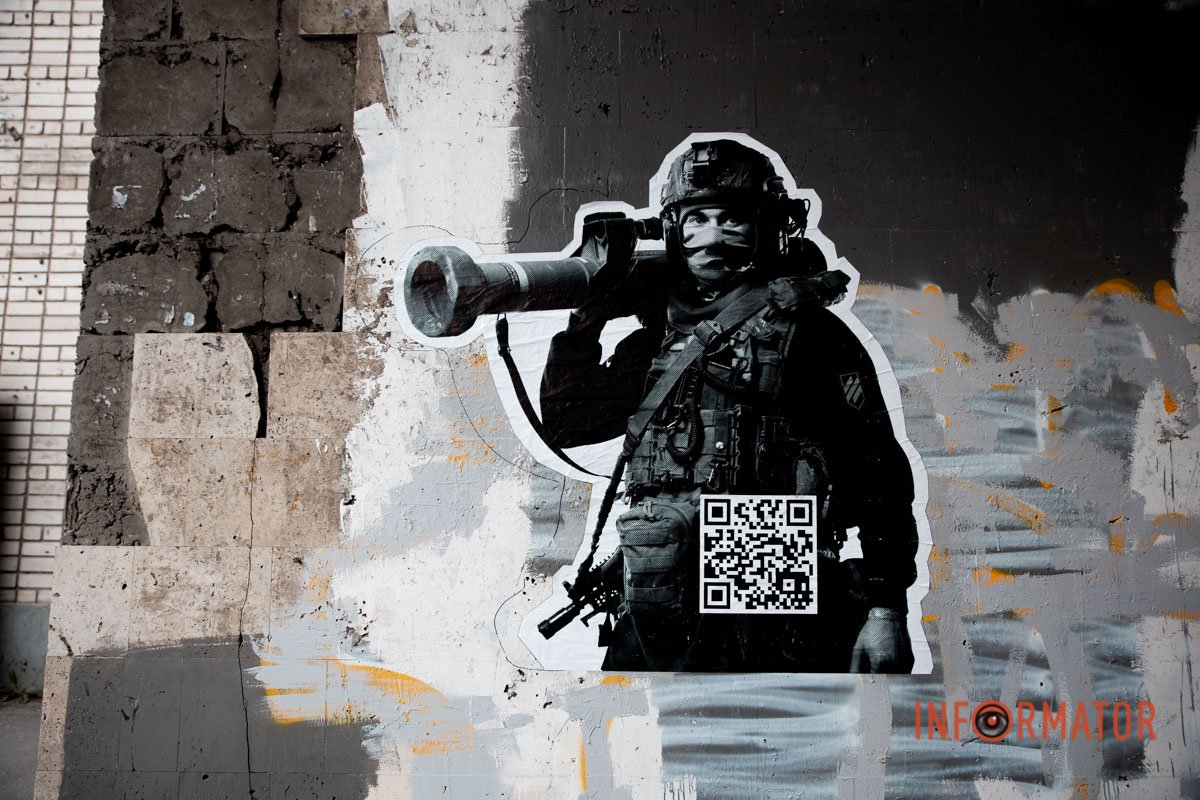 На наклейках зображені штурмовики 3-ої окремої штурмової бригади На наклейках зображені штурмовики 3-ої окремої штурмової бригади