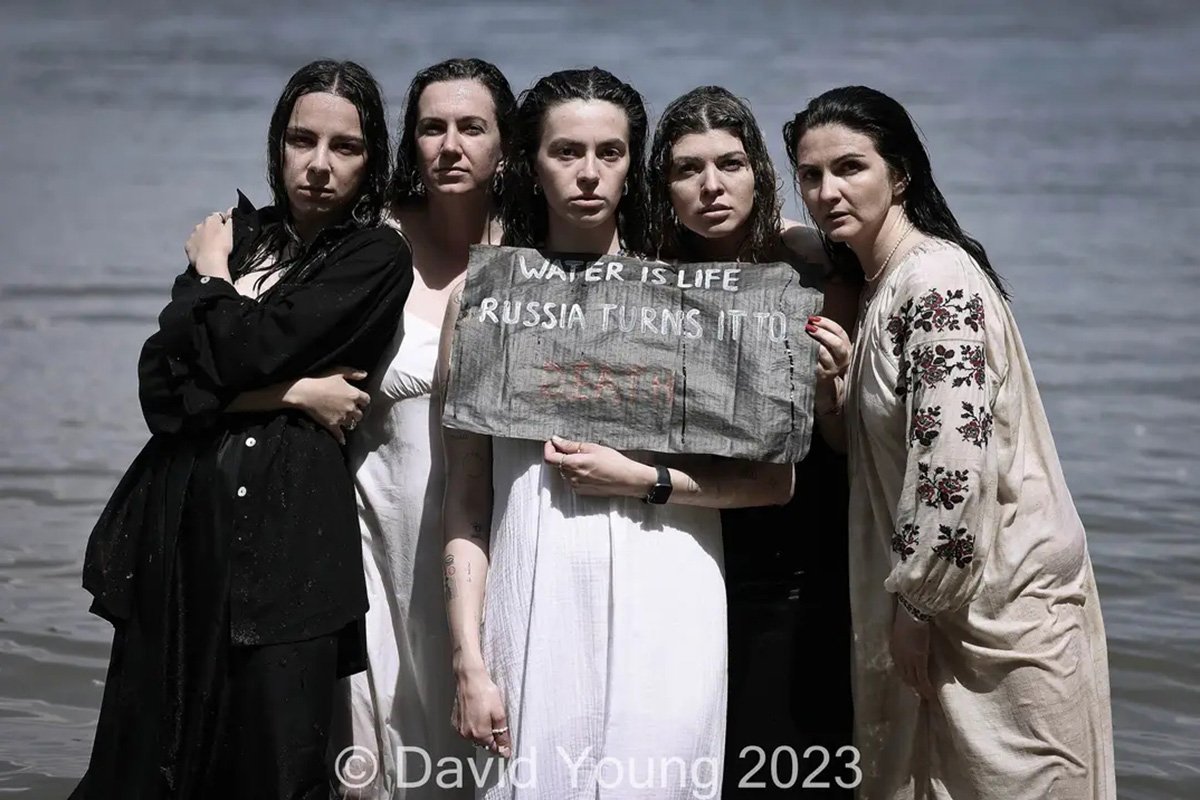 Більше фото з перформансу дивіться нижче Більше фото з перформансу дивіться нижче