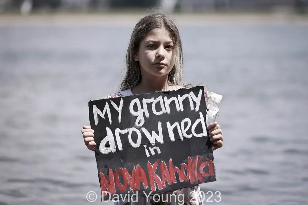 Реалії, в яких живе Україна Реалії, в яких живе Україна