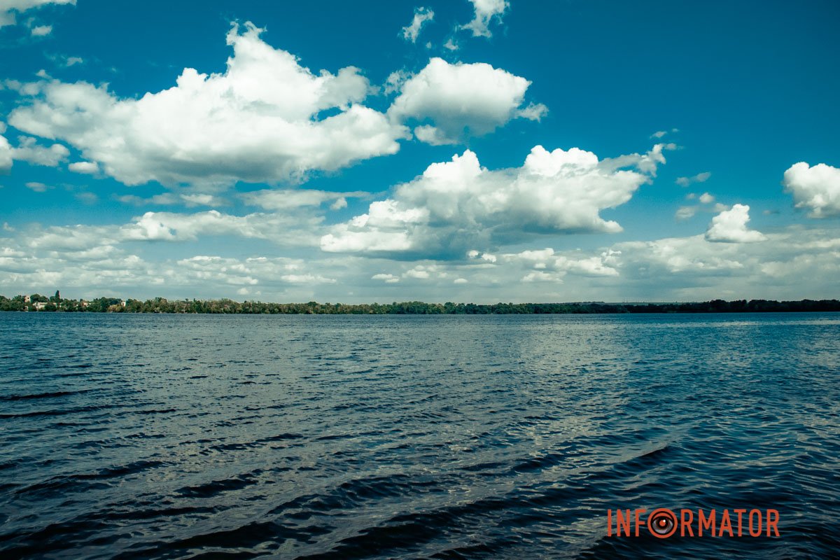Це зробили, щоб уникнути великого скупчення людей в умовах воєнного стану