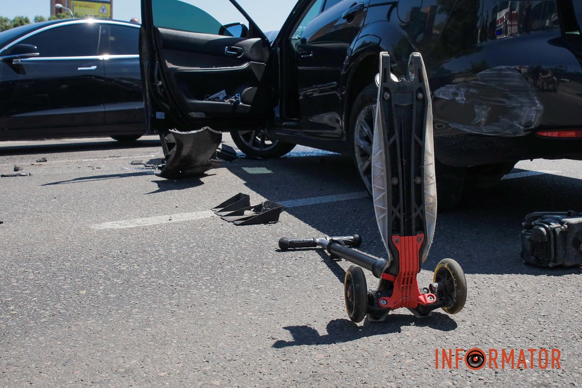 Водій пішов на випередження, але не помітив Ford