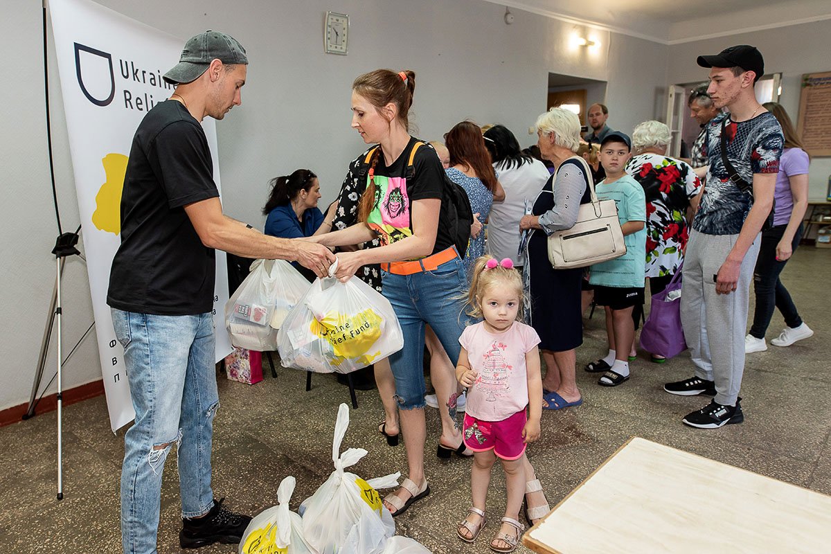 До наборів входять продукти тривалого зберігання та засоби гігієни