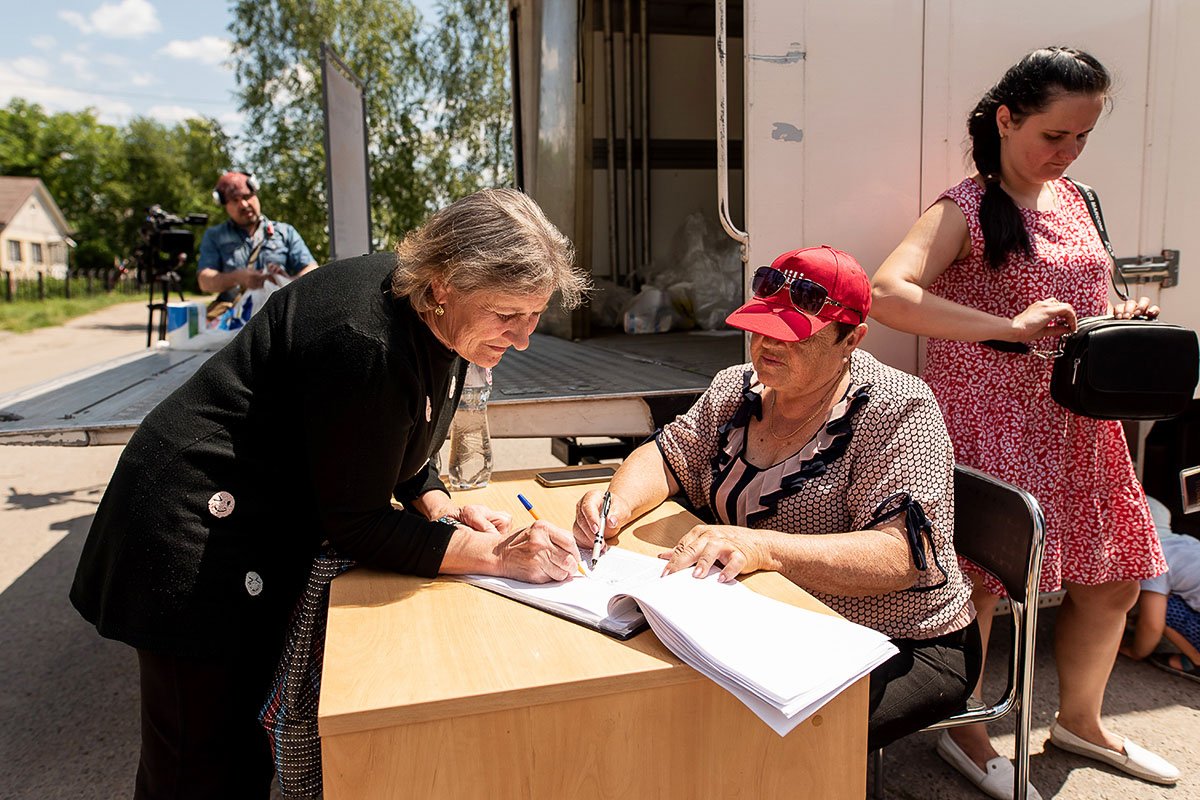 11 200 гуманітарних наборів майже навпіл поділено між Нікопольським та Новомосковським районами