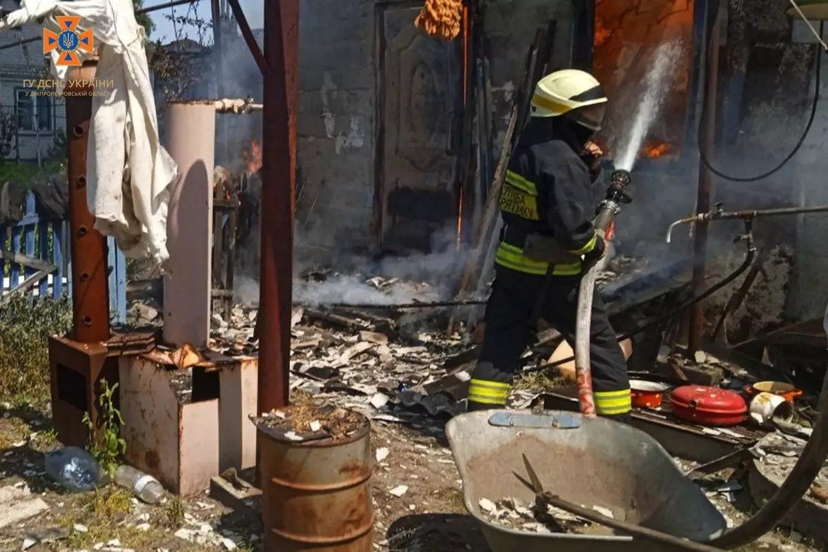 Рятувальники приборкали вогонь