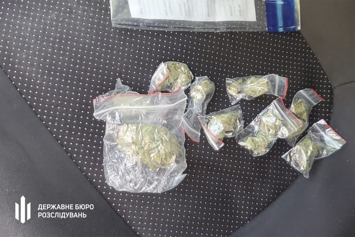 Йому винесли вирок — до 9 років позбавлення волі з конфіскацією майна Йому винесли вирок — до 9 років позбавлення волі з конфіскацією майна