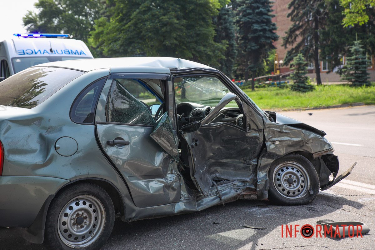 ВАЗ - у крайній правій