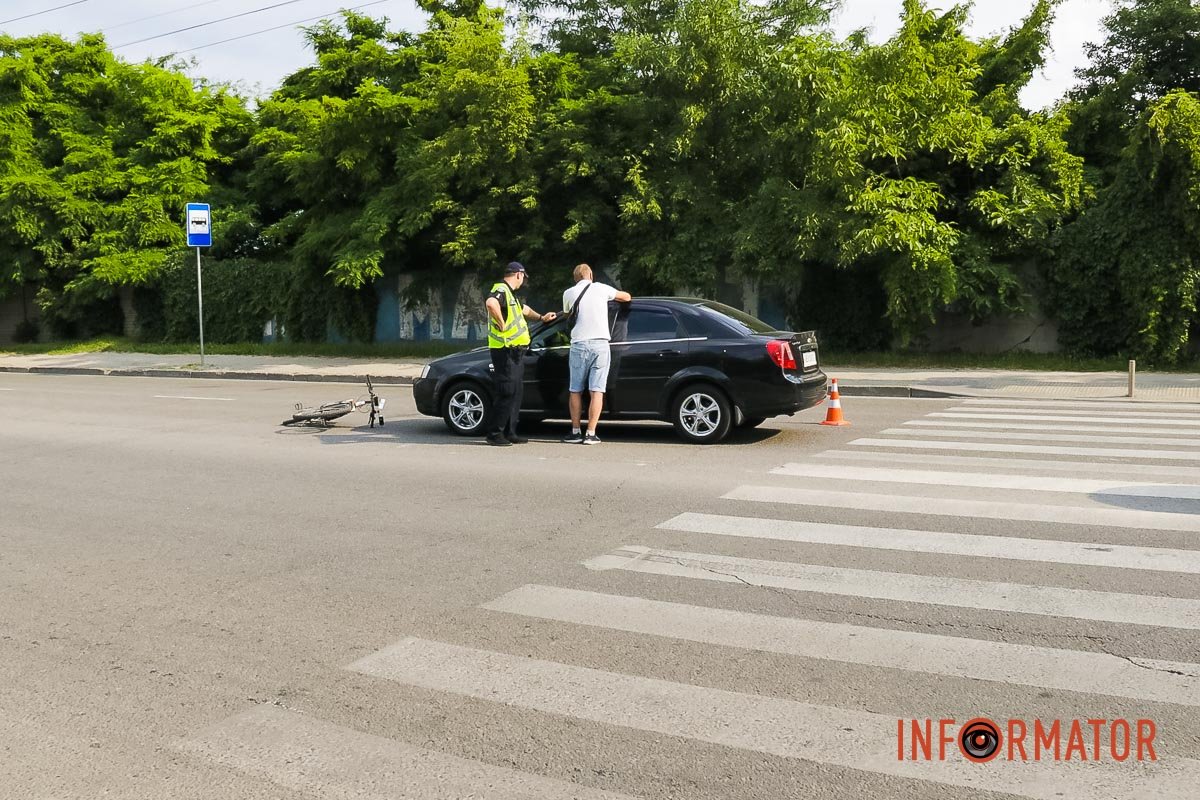 Тут Chevrolet збив дитину з велосипедом на пішохідному переході Тут Chevrolet збив дитину з велосипедом на пішохідному переході