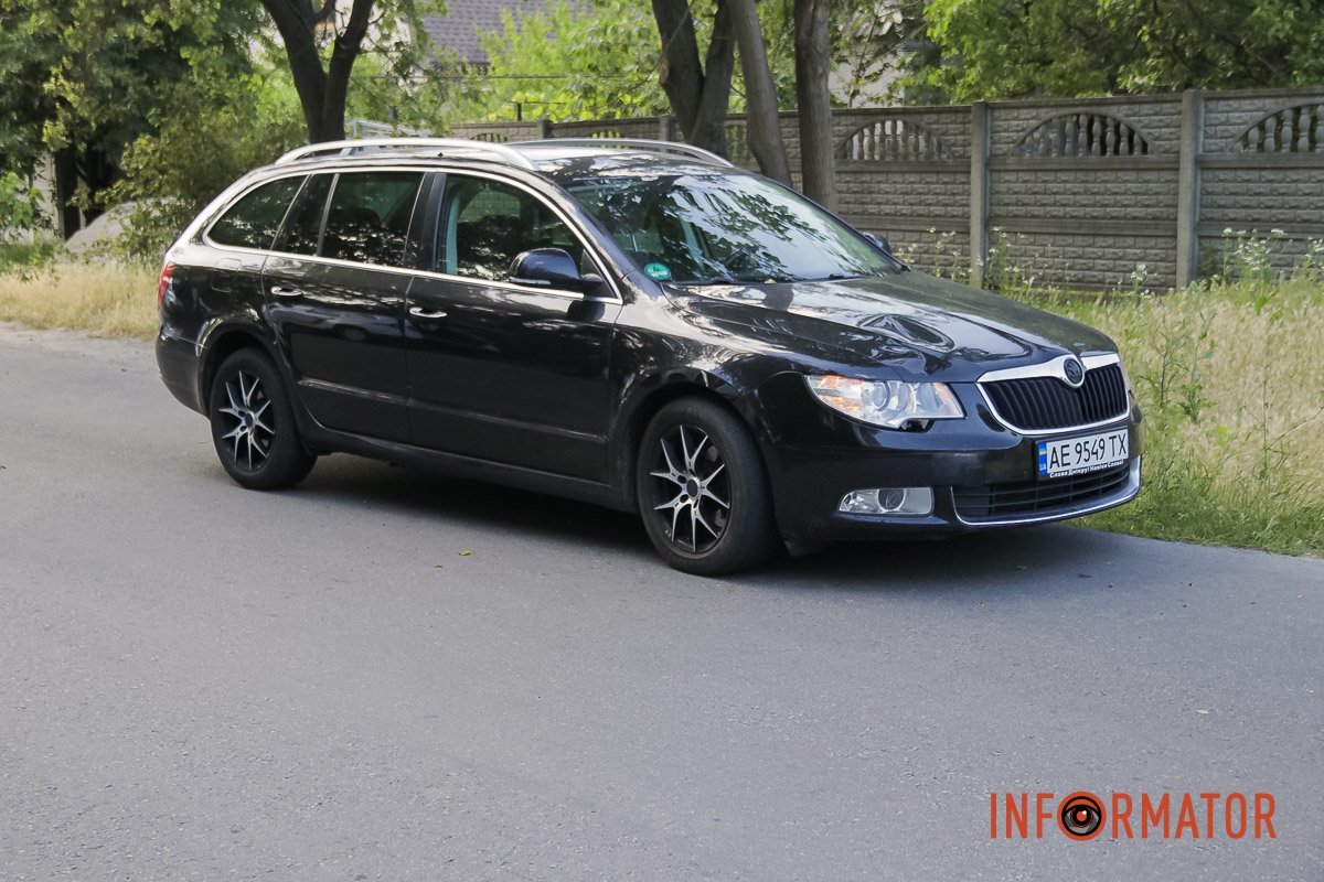У Дніпрі на Лояна водій Skoda збив маленького хлопчика 2