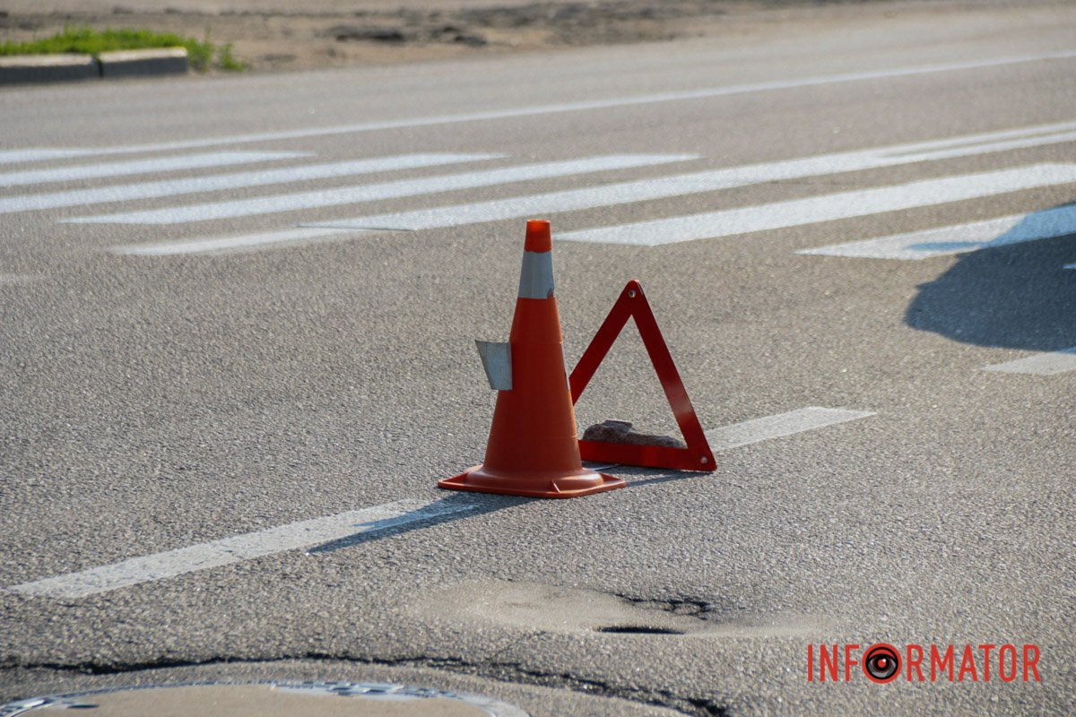 У Дніпрі на Криворізькій Ford збив 15-річного хлопця на пішохідному переході 3