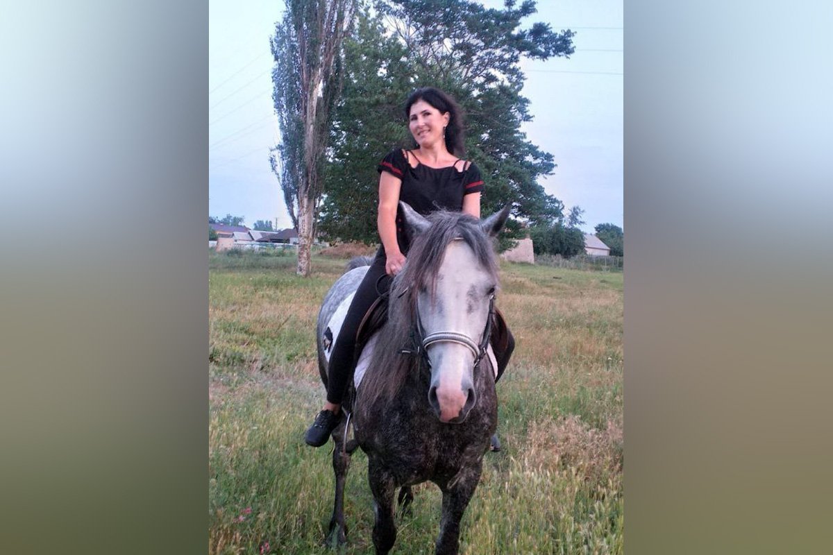 Мати дівчинки