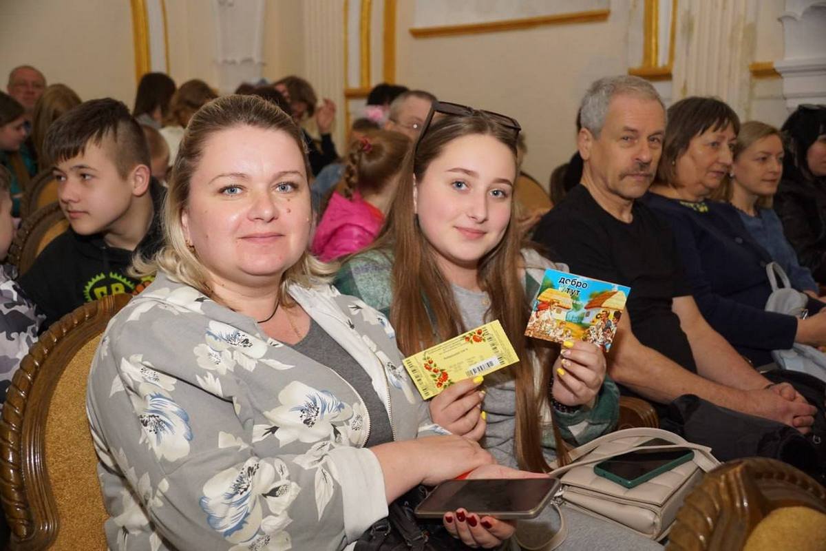 Завершили театральний сезон і взяли участь у розіграші 5 подарункових боксів