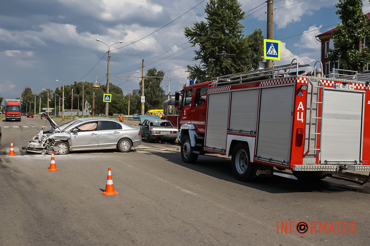 Попередньо, водій Honda рухався вулицею Молодогвардійською в напрямку "Вавілона"