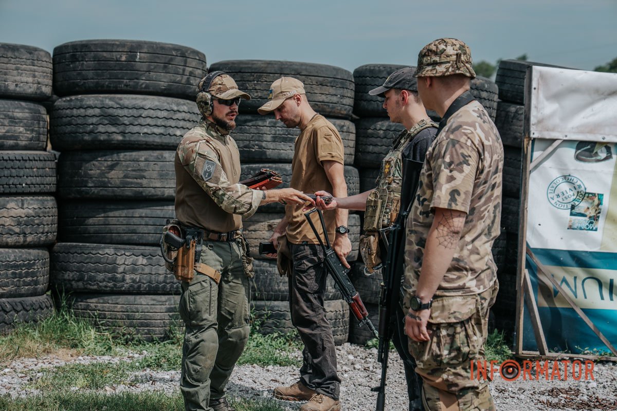 Здобувають бойові навички