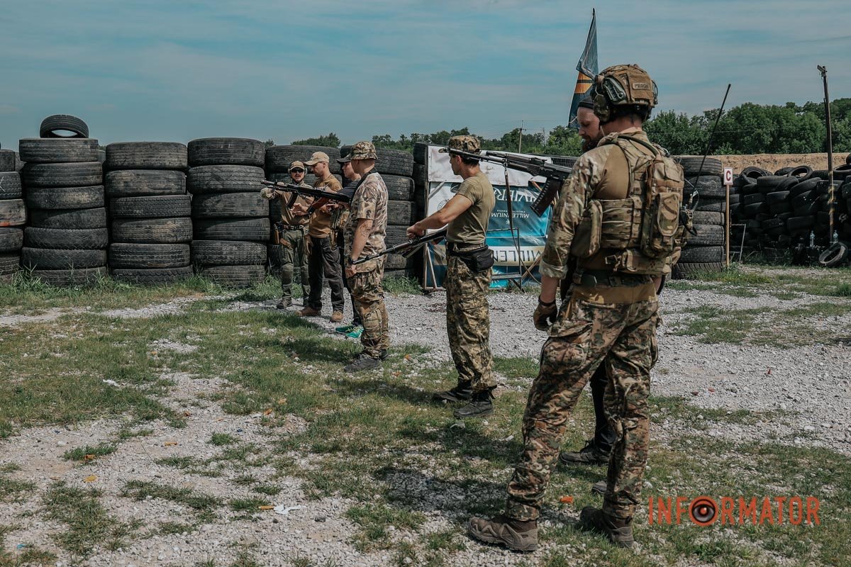 Рекрутингові центри представлені в Дніпрі та Києві