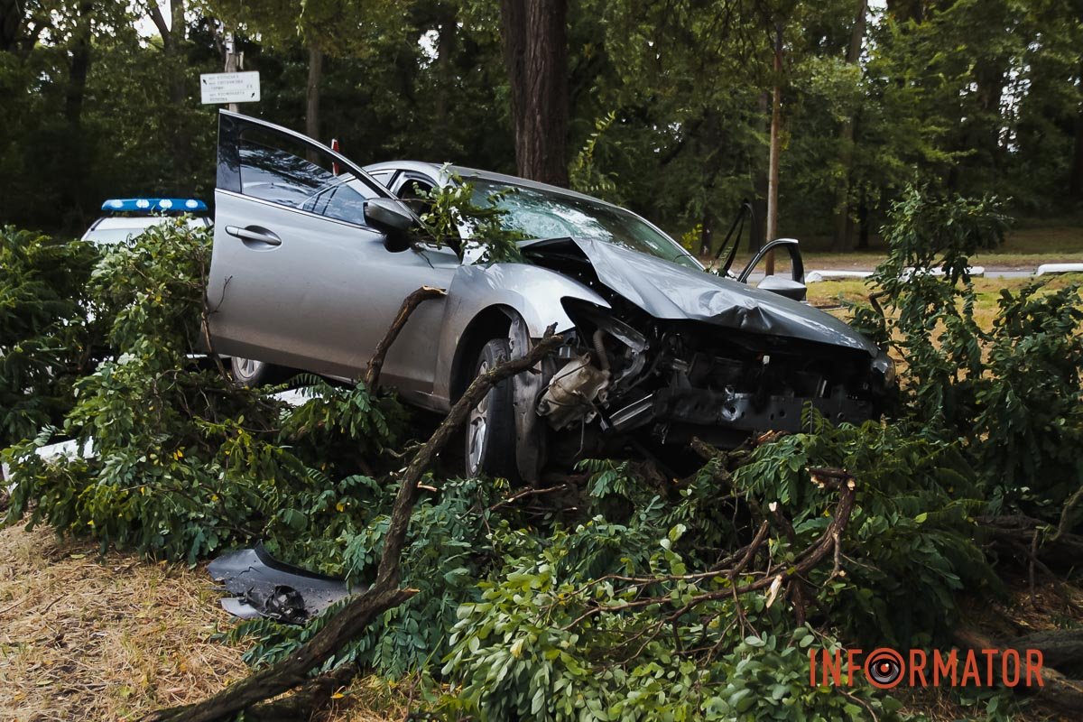 Водій не впорався з керуванням Водій не впорався з керуванням