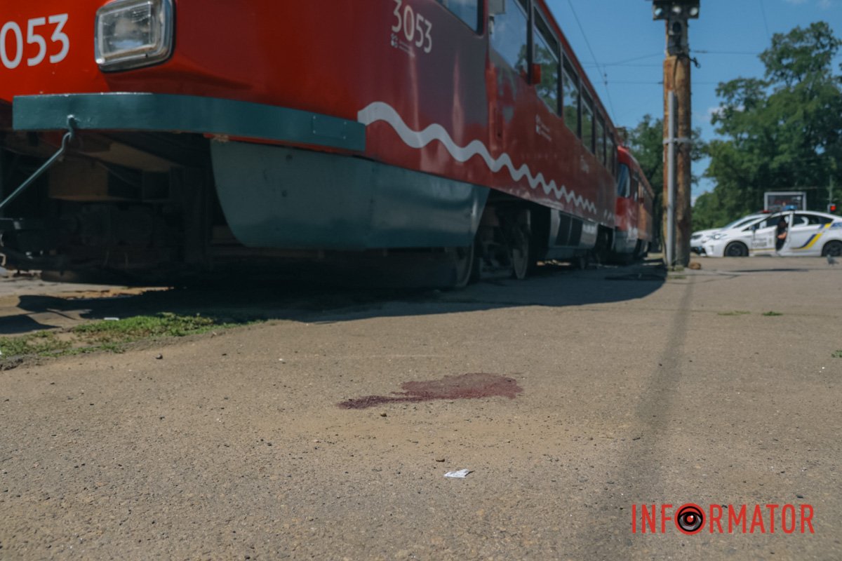 Тут жінка потрапила під колеса трамвая №12