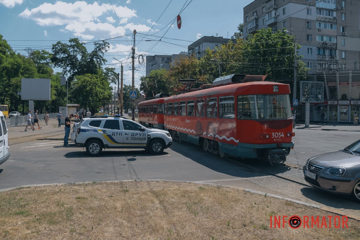 У понеділок, 17 липня, на проспекті Лесі Українки, в районі перехрестя з проспектом Поля, сталася ДТП
